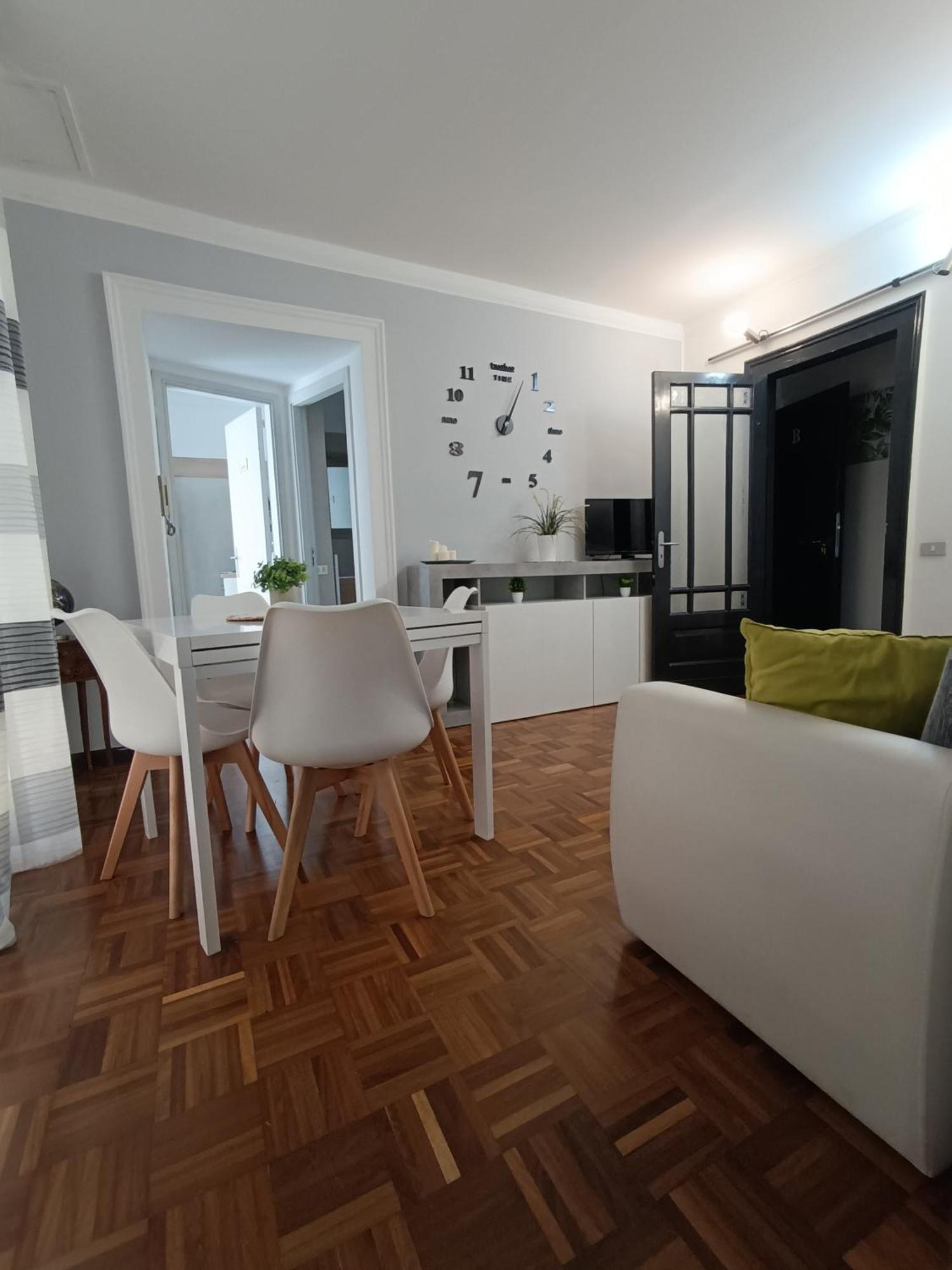 La Casa Di Carta In Piazza Stesicoro * Catania